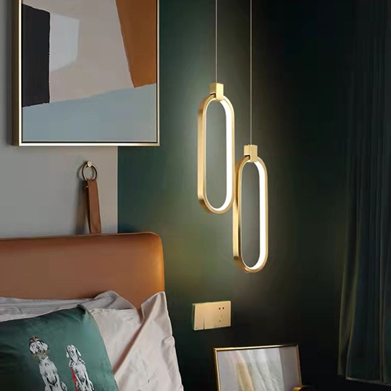 Lumières suspendues linéaires Symiss à montage suspendu en métal moderne pour le chevet