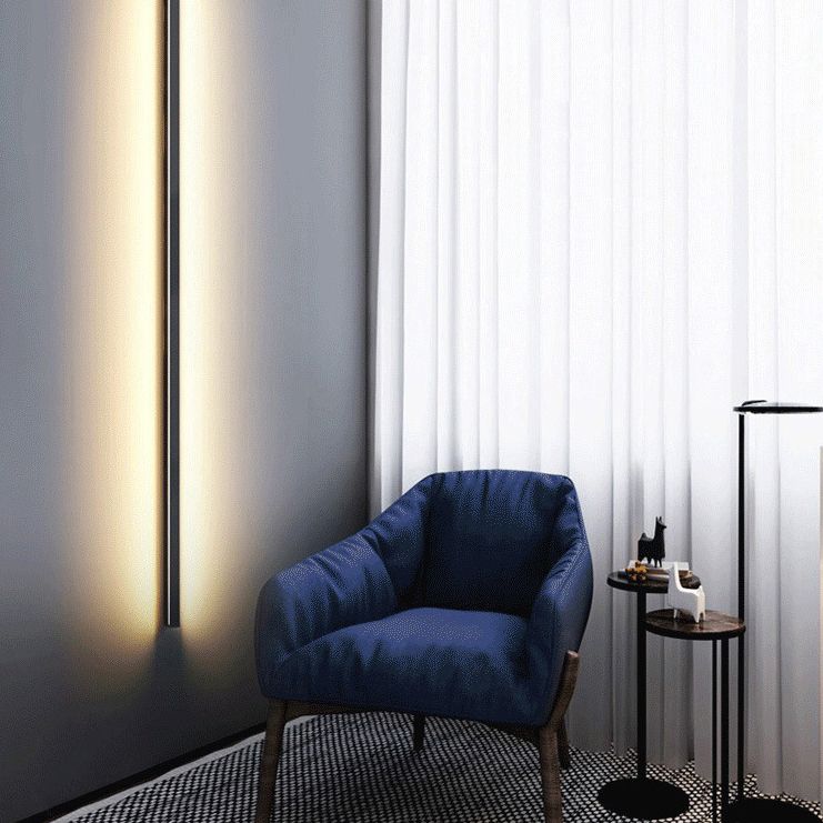 1-Light Linear Wall Sconce Modern Simple Style Metal Wall Lighting in Black