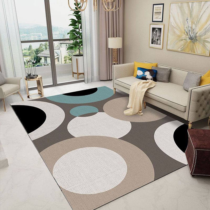 Black Modern Rug Polyster Triangle Rug Stain Resistant Rug for Living Room