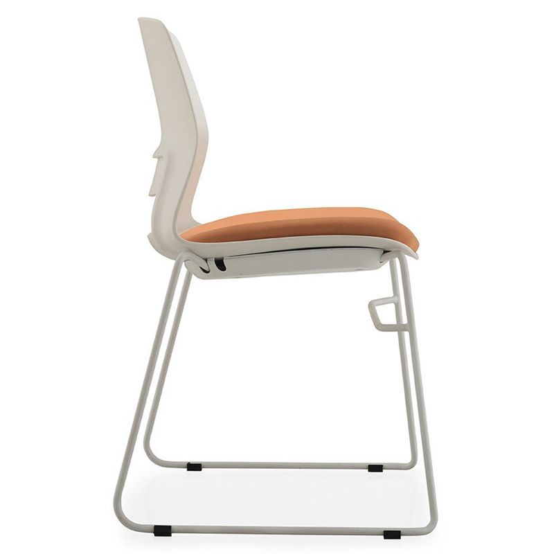 Tela de lino de estilo minimalista que cena la parte posterior abierta de la silla que cena la silla sin brazos