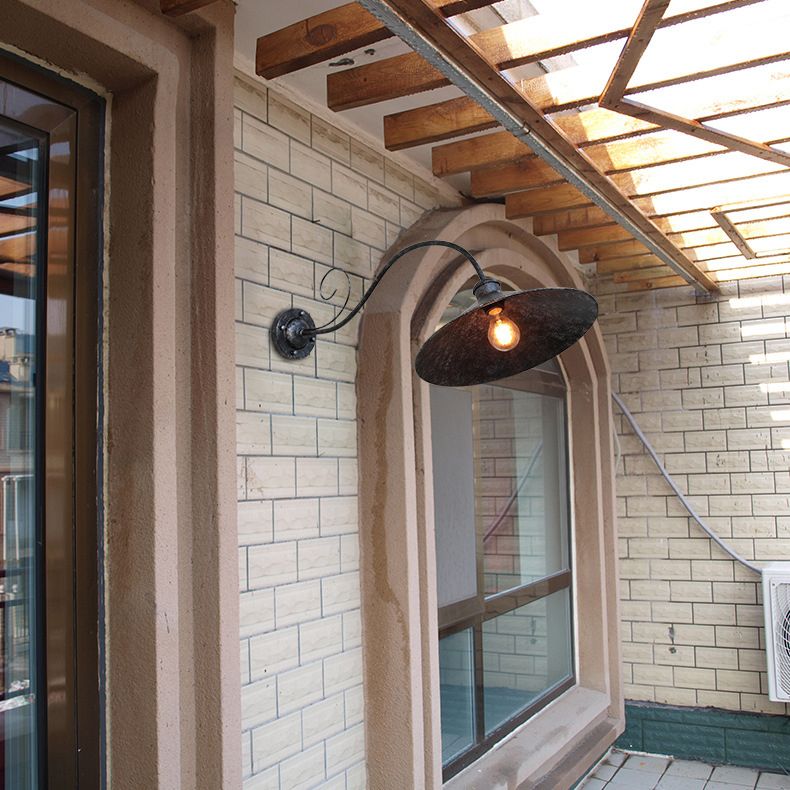 Industrielle Vintage -Wandleuchte -Leuchten im Freien mit Schmiedeeiseisen -Wand montiertes Licht