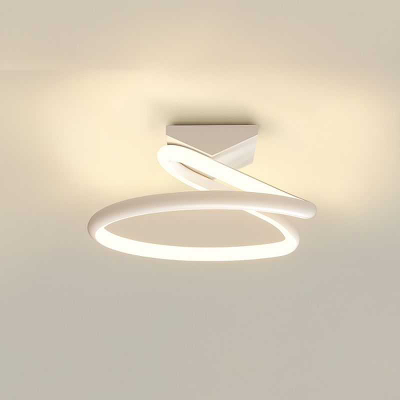 Metal Circle Ceiling Mounted Light Simplicity LED Flush Mount Ceiling Light