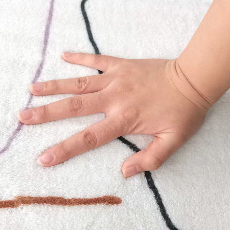 White Modern Rug Polyester Abstract Line Rug Non-Slip Backing Rug for Home Decor