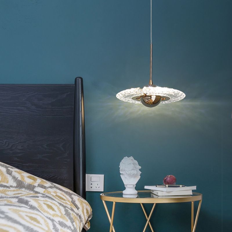 Gold geometrische LED-LED-Anhänger Licht im modernen Luxusstil Zine-Alloy-Hanglicht mit Acrylschatten