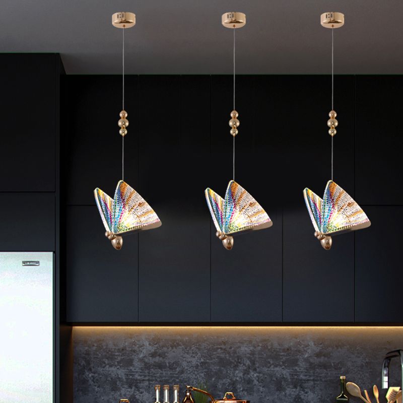 Iluminación colgante de mariposa luz acrílica moderna en oro para dormitorio