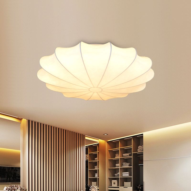 White Flower Flush Ceiling Light Contemporary 1 Light Fabric Flush Mount Lamp for Hallway