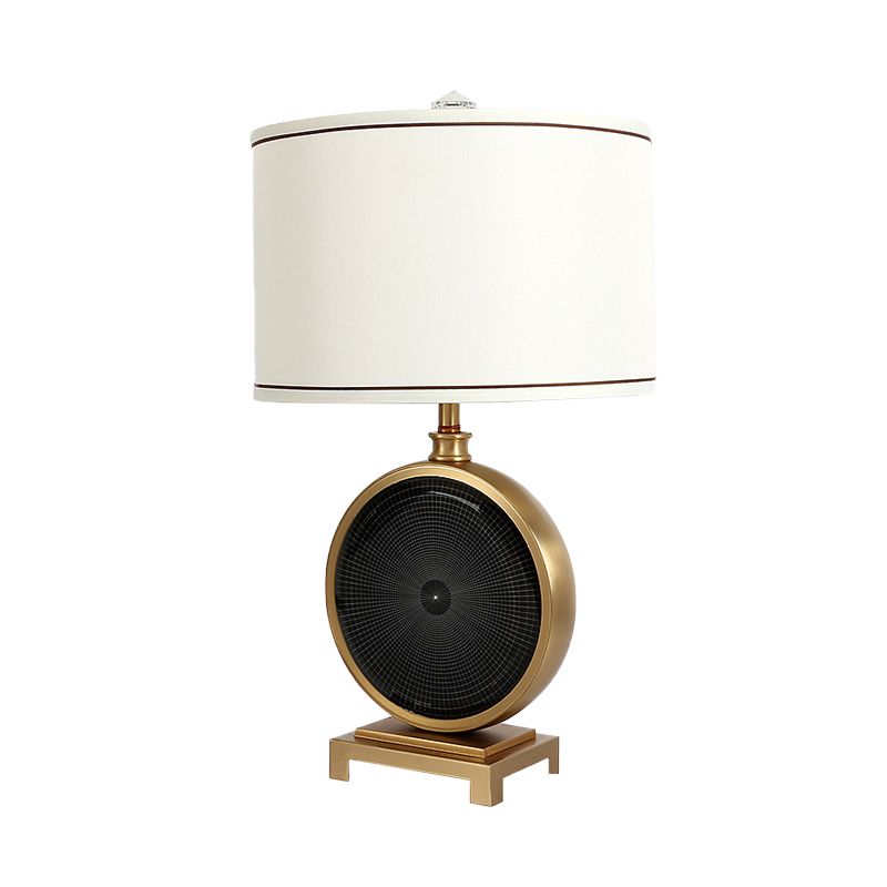 Crystal Round Nightand Light minimalisme 1 lampe de table de chambre à coucher légère en blanc avec une teinte en tissu de tambour
