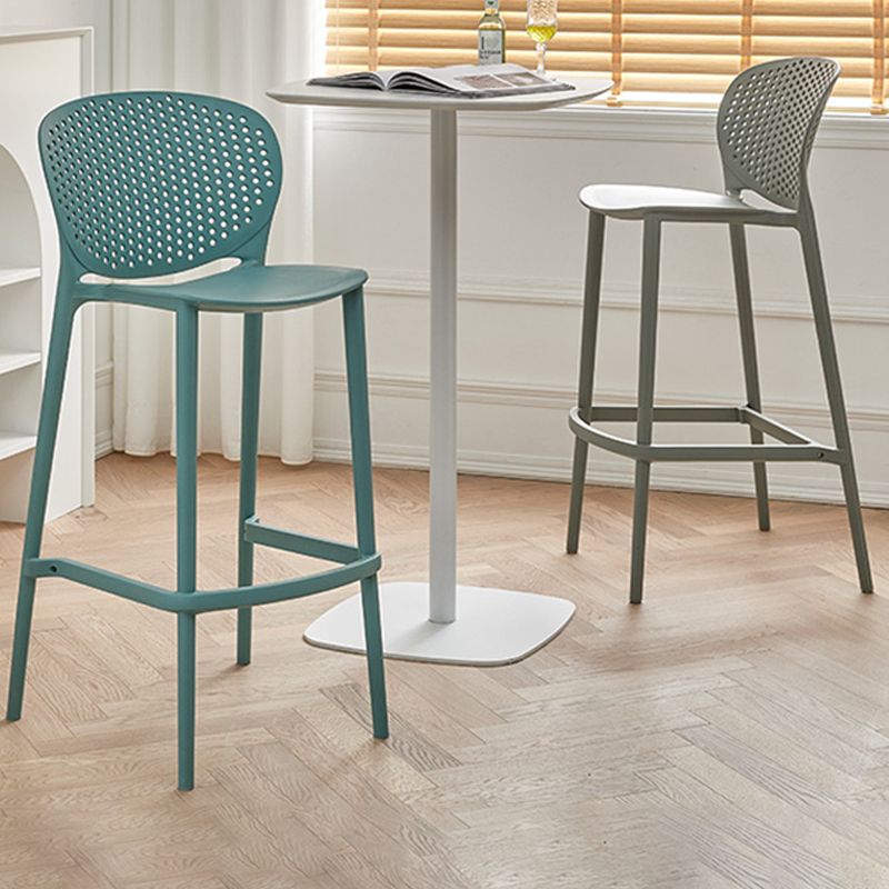 Scandinavian Matte Finish Milk Tea Shop Stool Plastic Footrest Barstool