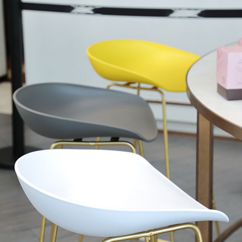 Contemporary Plastic Armless Bar Stool Low Back Bar Height Stool with Metal Frame