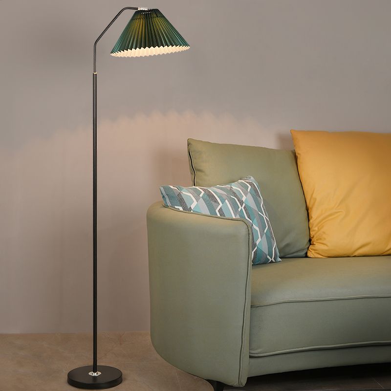 Zeitgenössische Stehlampe Buntes Bodenlicht mit Stoffton für Schlafzimmer