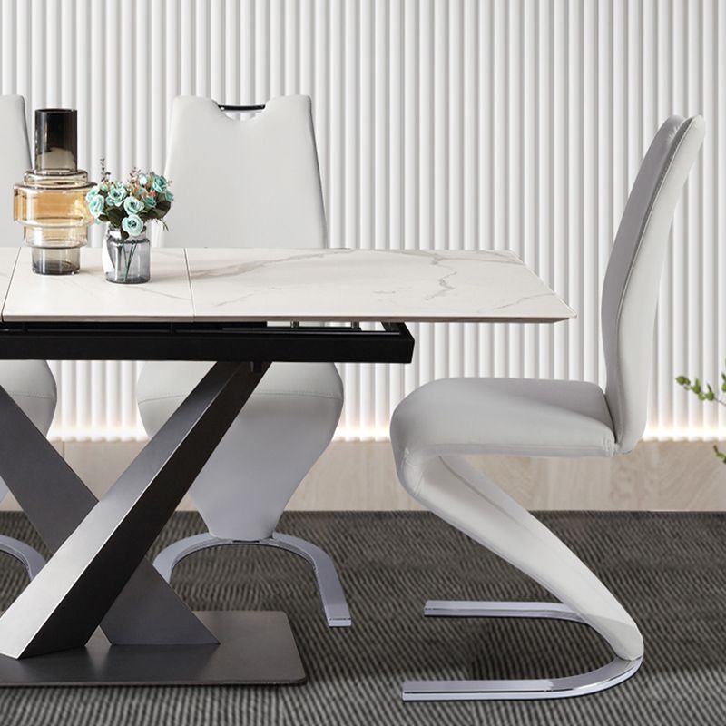 Silla de comedor de cuero PU moderna, sillas de comedor de metal sin brazos para uso en restaurantes