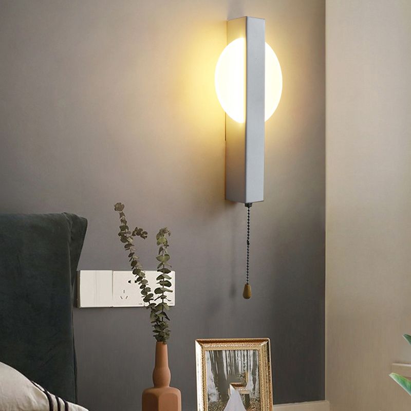Nordic Metal Wall Light Straight Rotatable LED Wall Sconce for Living Room