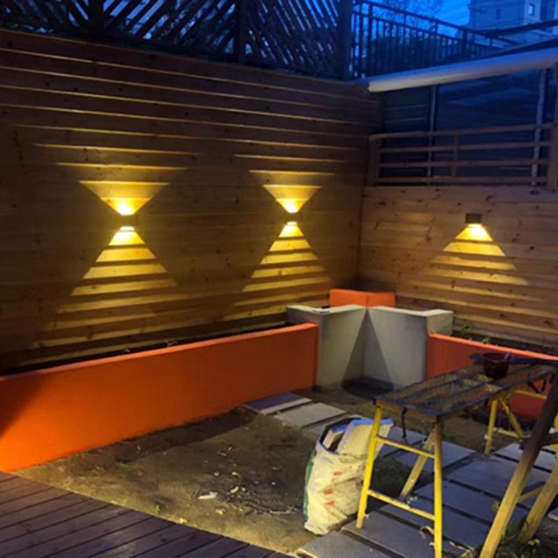 Quadratische Metallwandlampen 1-Licht-LED Moderne Außenwandhalterlampe für Garten