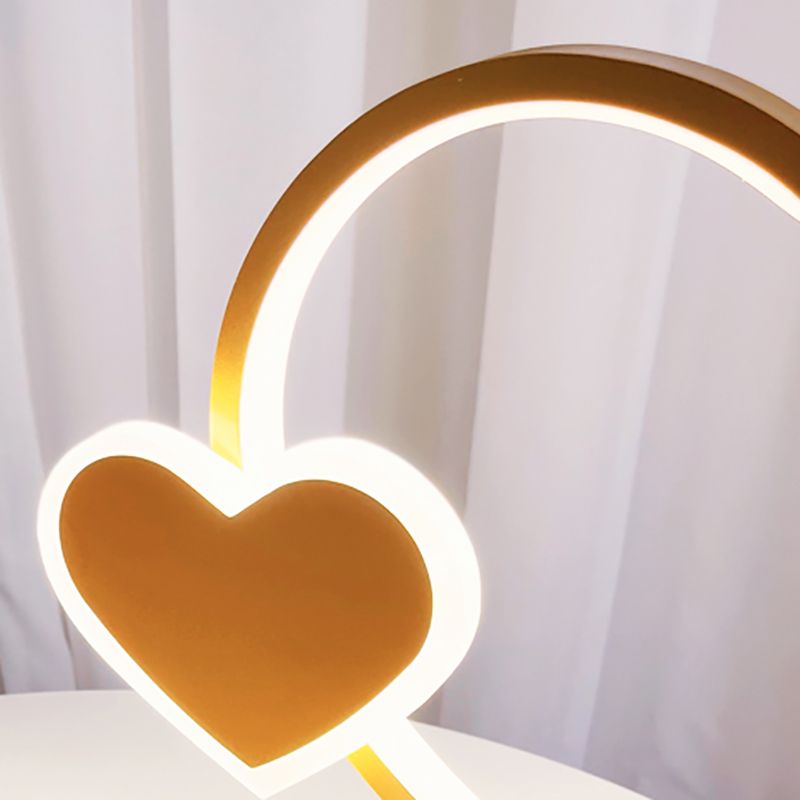 Romantic Heart Shaped Table Lamp Modern Metal Bedroom LED Night Light