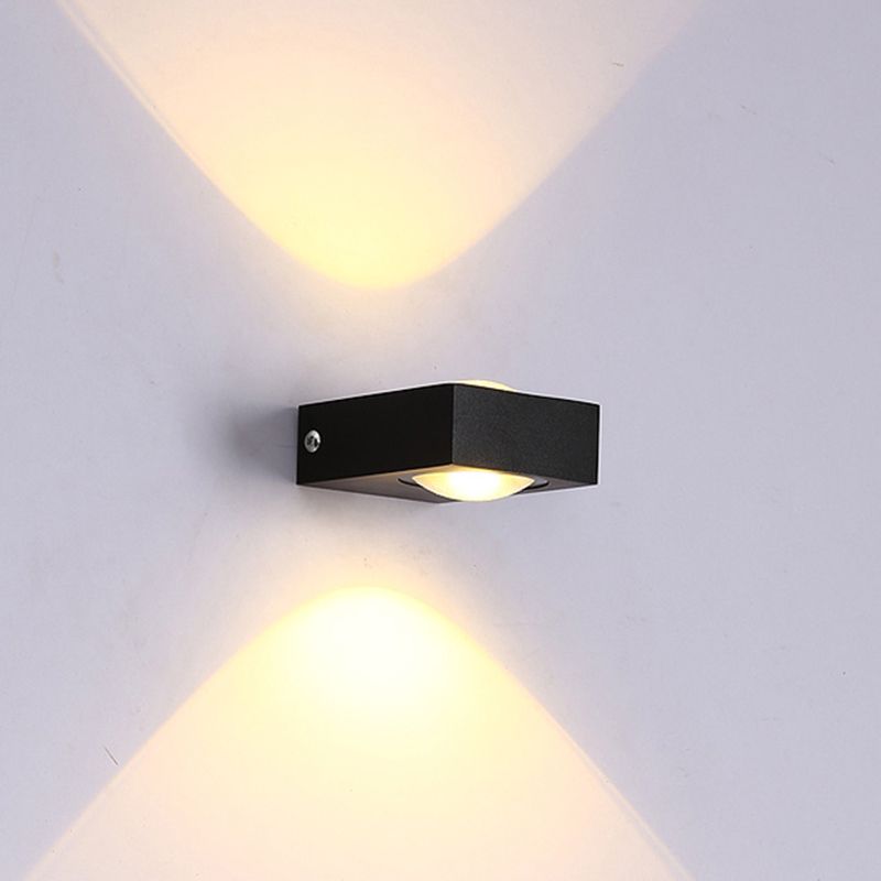 Tombra cuadrada de la pared de metal Maledina Multern Lights Luz de la pared en negro