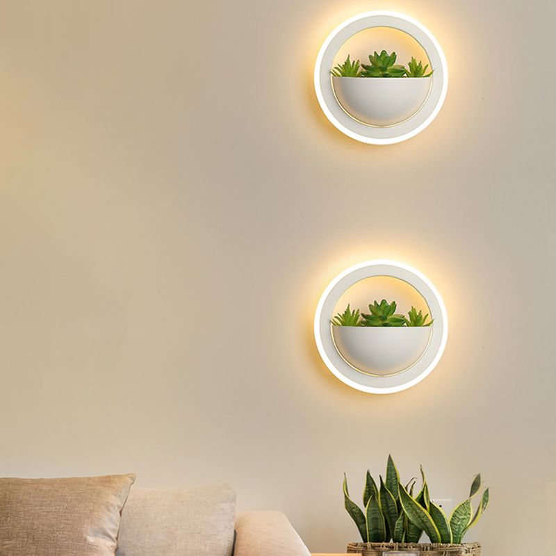 Geometry Metal Wall Light Modern Style 1 Light Wall Lamp in White(Plant Not Included)