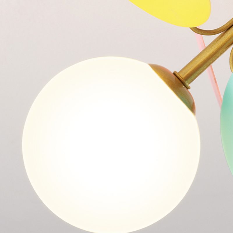 Petali eleganti Nordic Lampada del soffitto in vetro bianco camera da letto semifulò