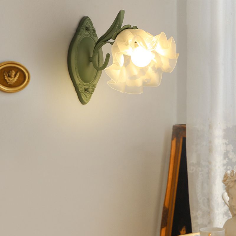Flower Shape Glass Wall Lighting Modern Style 1 Light Wall Mounted Light in Green