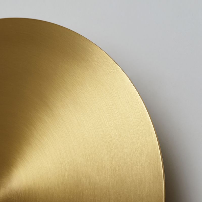 Round Shade Metal Wall Sconce Modern Style 1-Light Wall Mount Light for Living Room