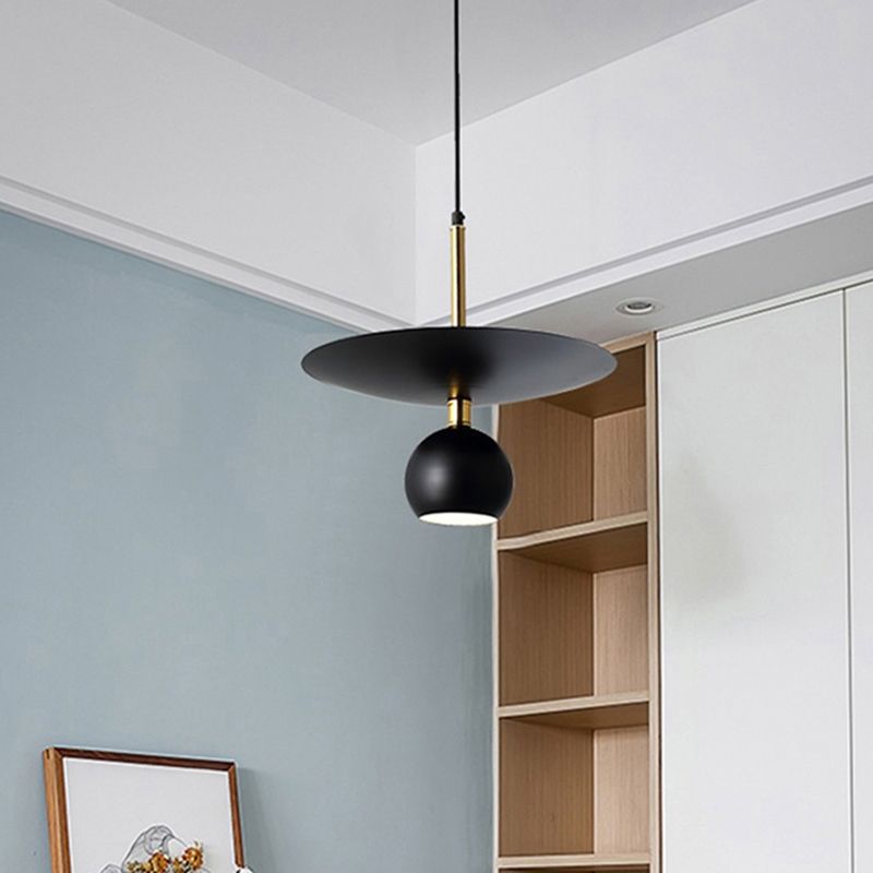 Métal Globe suspendu luminaire minimaliste 1 lampe de suspension noire légère pour salle à manger