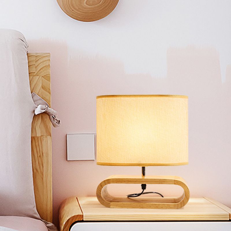 Stile nordico Lampade oblunga in legno da comodino a 1 lucciola con tonalità in tessuto