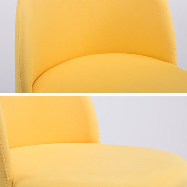Chaise d'appoint de restaurant occidental scandinave en flanelle, chaise de salle à manger au fini mat Parsons