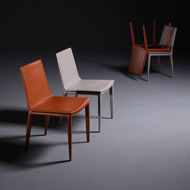 Silla de comedor sin brazos de cuero moderna Silla de comedor de metal para uso doméstico