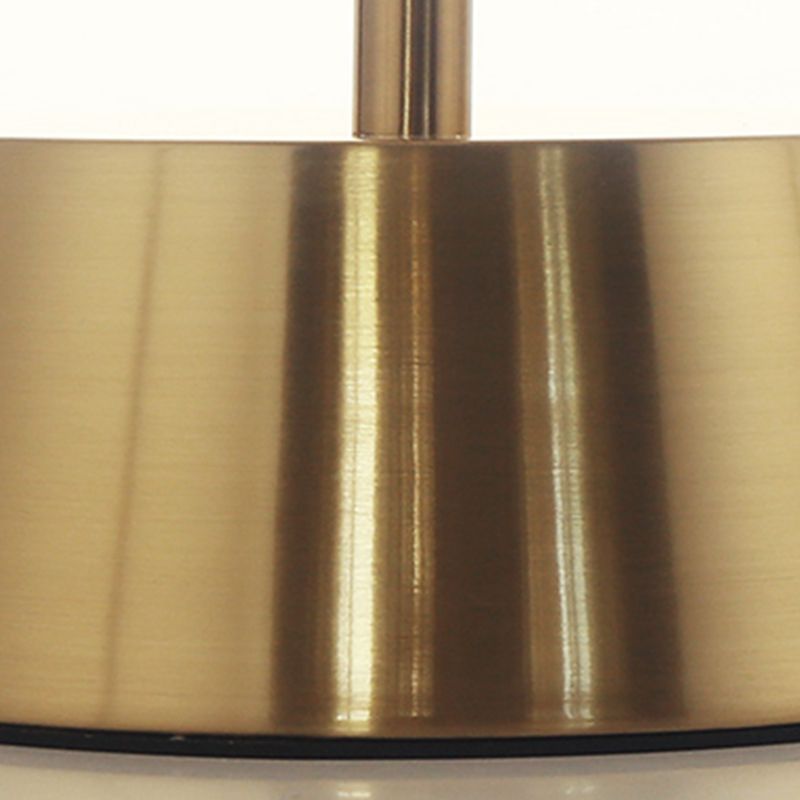 Lámpara de mesa nocturna de dormitorio de batería Luz de mesa de estilo de metal en oro
