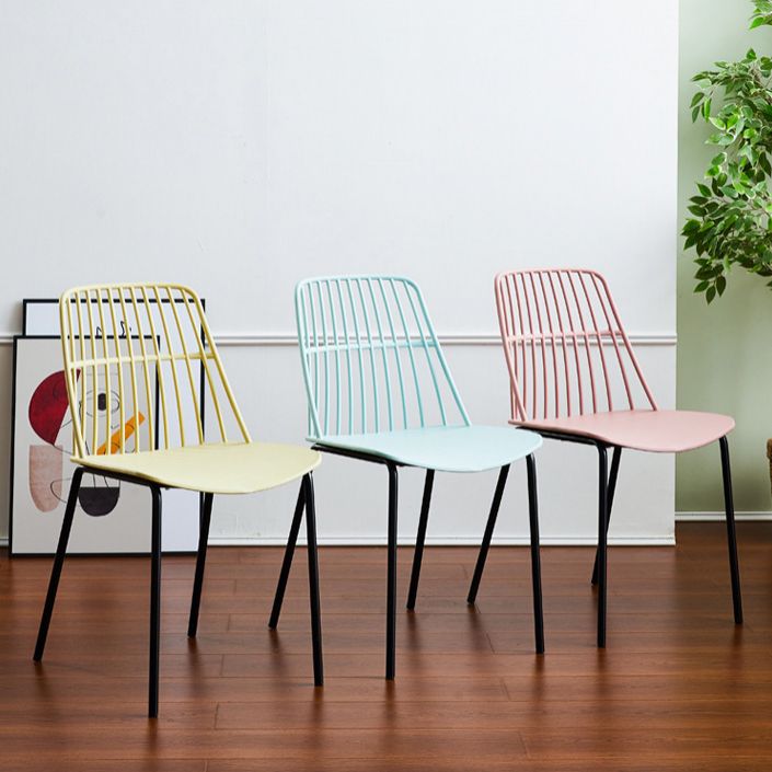 Accueil Salle à manger Chaises sans accoudoirs Chaises d'appoint de salle à manger avec pieds en métal (Ensemble de 4)