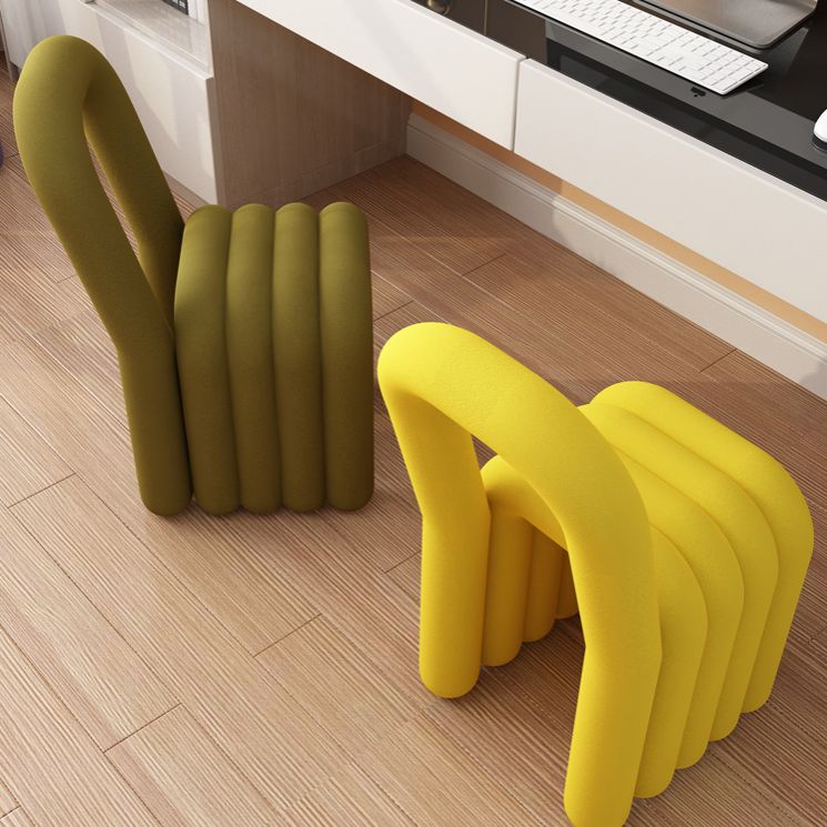 Chaise de salle à manger sans bras en velours contemporain chaises de salle à manger en métal pour un usage à domicile