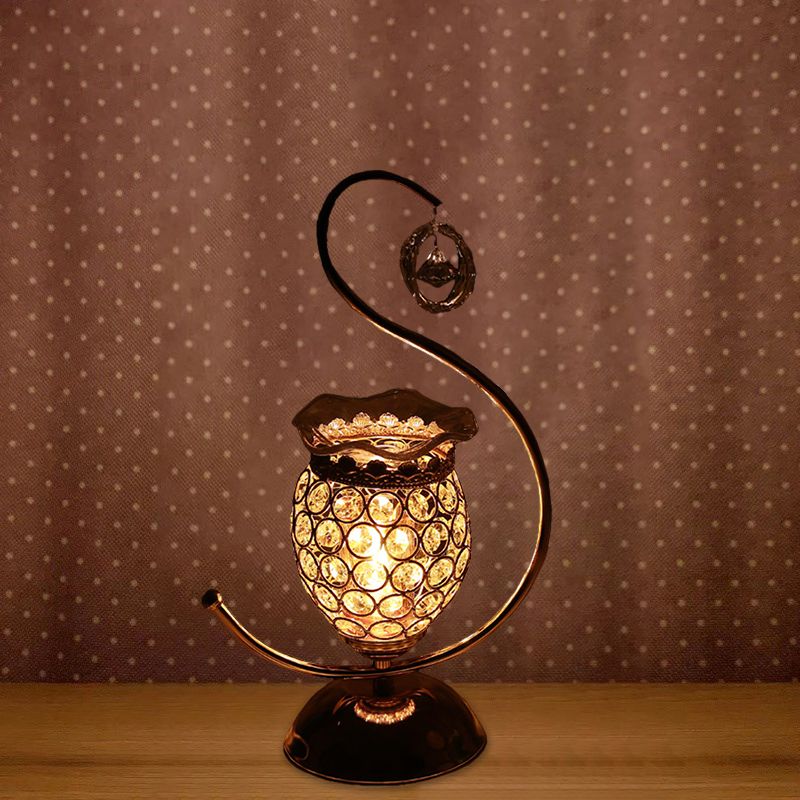 1 Glühbirnenschlafzimmertischlampe zeitgenössischer goldener Schreibtisch Licht mit Blumenkristall eingebetteter Schatten in warmem/blau/lila Licht
