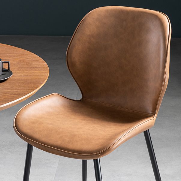 Chaise d'appoint scandinave en cuir avec finition mate et dossier à oreilles (Ensemble de 2)