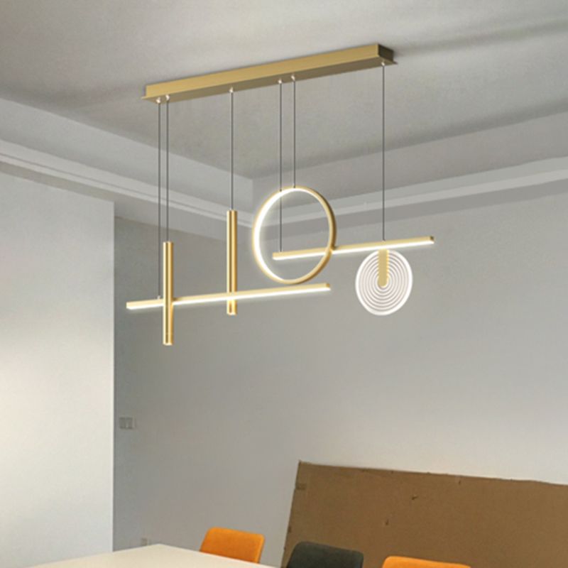 Impostazione dell'illuminazione del lampadario ombreggiato in metallo per la sala da pranzo
