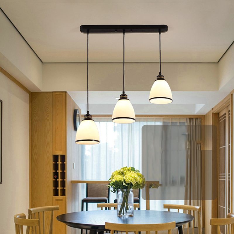 Lumière pendante noire à 3 légers en dôme en fer forgé moderne lampe suspendue avec une teinte en verre