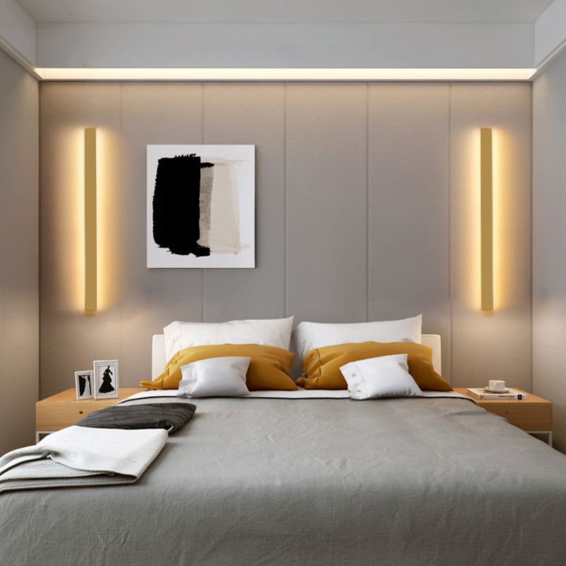 Metal Linear Shape Wall Light Modern Style 1-Light Wall Mounted Light in Gold