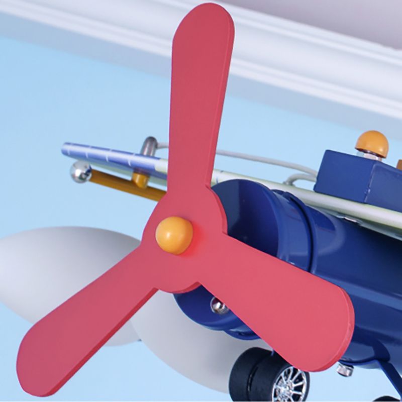 Blau Propeller Flugzeug Kronleuchter 4 Lampen -Cartoon -Metallhängung für Kinder Schlafzimmer