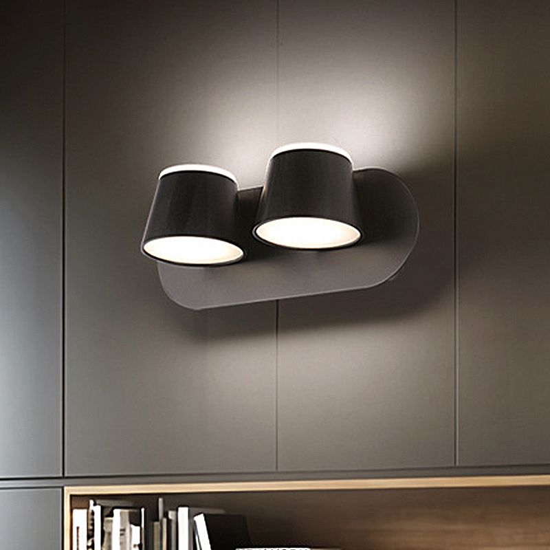 1/2/3 luces Dimensionamiento de pared de dormitorio con tono de metal de cono con moderno accesorio de iluminación de tocador blanco/negro en luz blanca