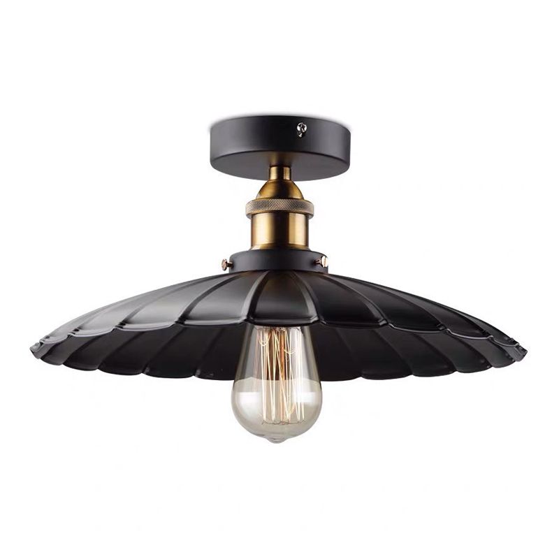 Noir près de lampe à plafond style industriel metal de plafond évasé