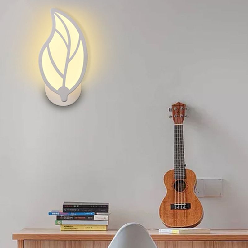 Leaf Shape Wall Lamp Modern Style Acrylic 1 Light Sconce in White