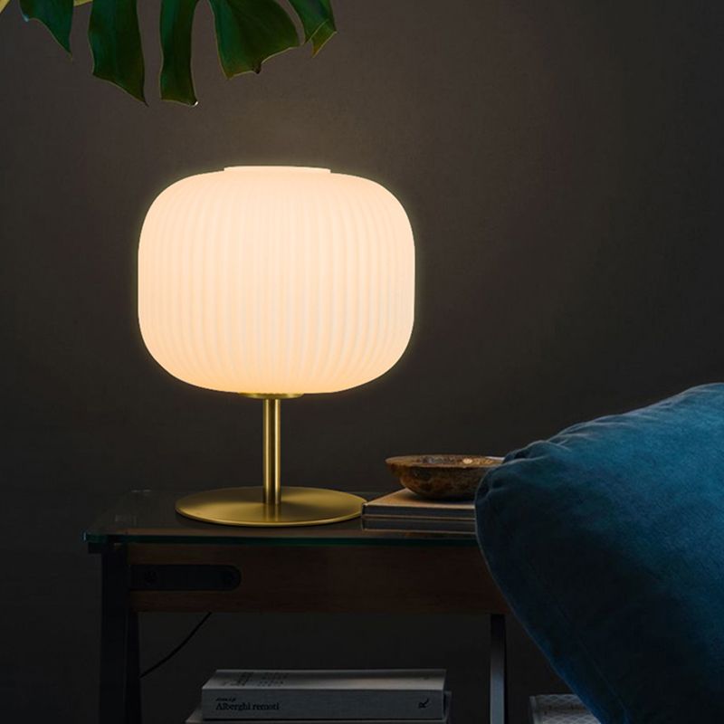 Lampada da tavolo da letto a 1 tratto illuminazione notturna in metallo oro moderno con tonalità di vetro prismatico ovale