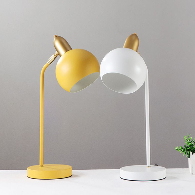 Lampade da comodino dal design in stile amaretto Luci da comodino a cupola a 1 luce con paralume in metallo