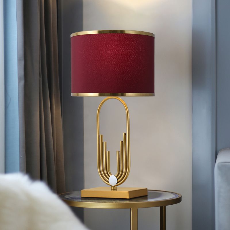Lampada da tavolo per gli occhi postmoderna Lampada Minimalista Metal Night Stand Light per salotto