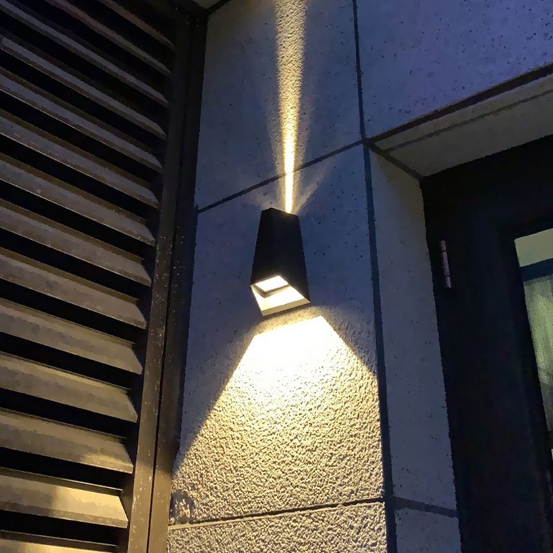 Geometric Shade Metal Wall Sconce Modern Style 2 Lights Wall Mount Lighting