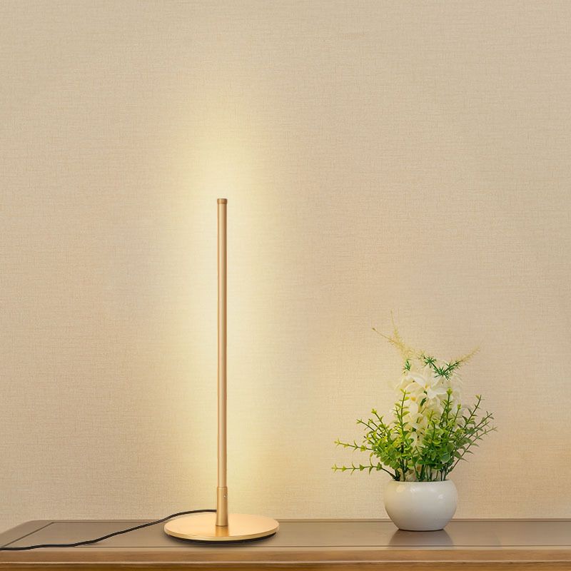 Lampe de table LED simplicité moderne les lampes de table linéaire avec une teinte acrylique
