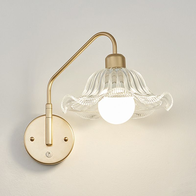 Flower Shape Metal Wall Sconces Industrial 1 Light Wall Mount Light Fixture in Gold
