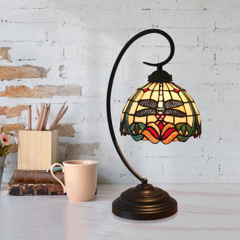 Gebrandschilderd glazen koepel schaduw bureaulamp Tiffany Style 1 Head Beige/Blue Dragonfly Pattern Tafelverlichting met wervelarm