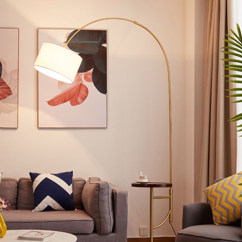 Minimalismo de iluminación de piso arqueado metálico 1 cabezal de la sala de estar lámpara de pie con la tela del tambor en el oro