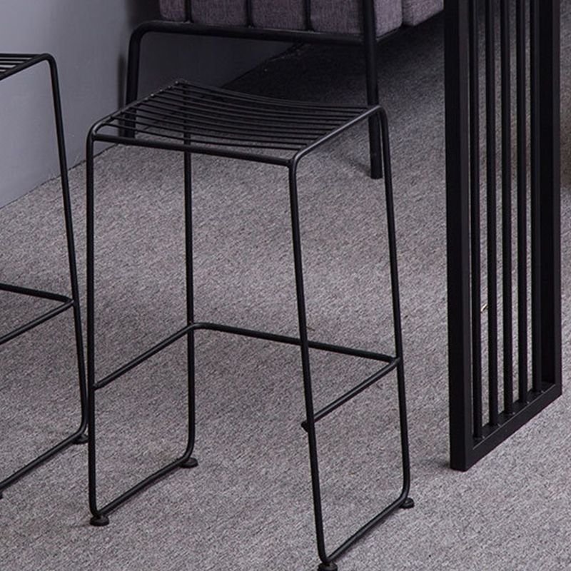 Modern Bar-height Table with Black Base 41.3-inch Height Table for Patio Use