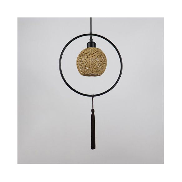 Balle de style asiatique suspension à la lampe tissée tissée 1 Bulbe de suspension en beige / bleu / rouge avec des glands