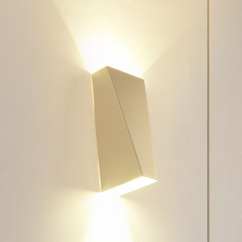 Simplistische stijl Trapezoid Wall Wringer Licht aluminium Warm/wit verlichting LED BED -muurlampje in zwart/wit in zwart/wit
